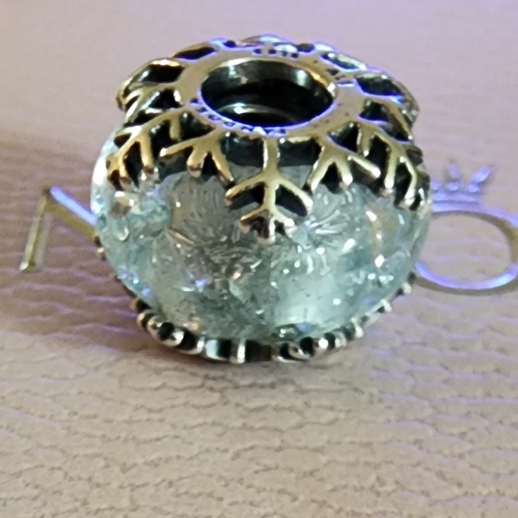Pandora Winter Blue Snowflake Murano Charm - Picture 6 of 9